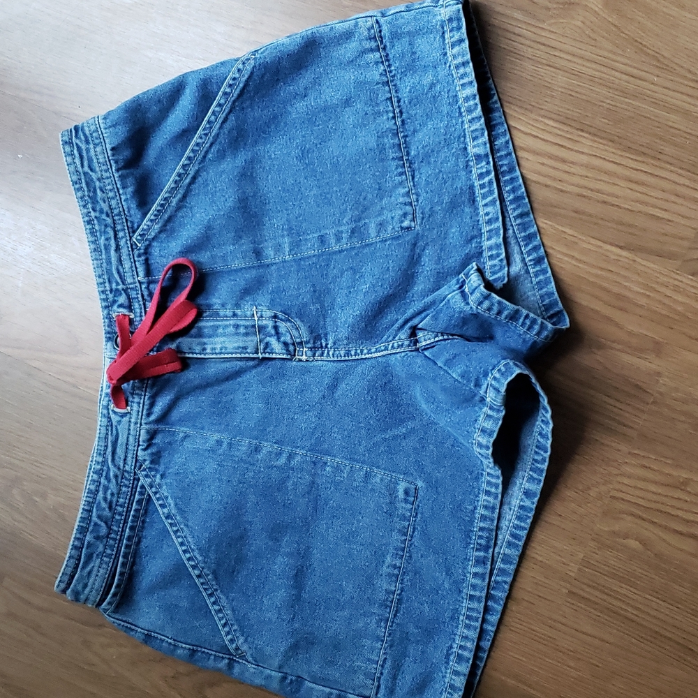 Gap Size 6 Jean Shorts with Built-in Drawstring 28" Waist X 3" Inseam Length